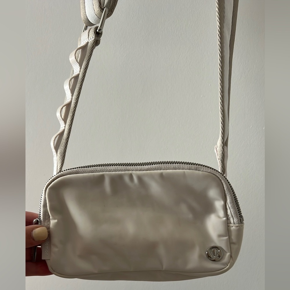 Lululemon crossbody - small